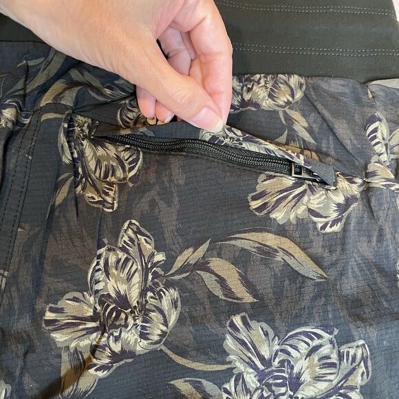 Athleta Size 6 Trekkie North Printed Jogger Pant Green Floral Active Athleisure - Picture 9 of 10